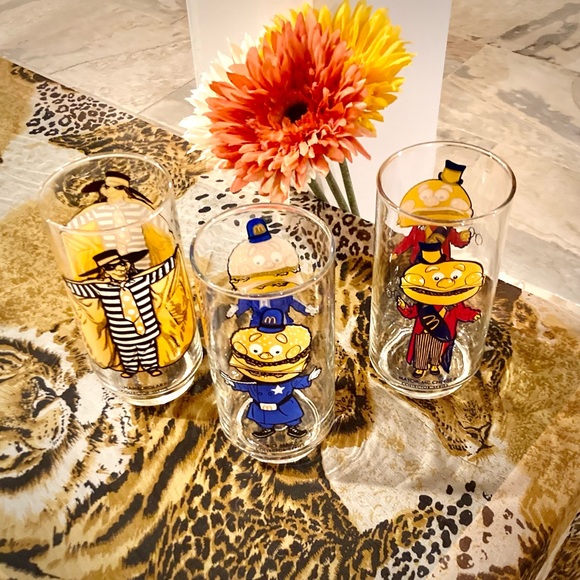 Vintage collectible McDonalds Big Mac Hamburglar drinking glasses 3 count - Picture 2 of 8